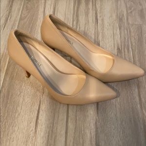 Tan Nine West Heels